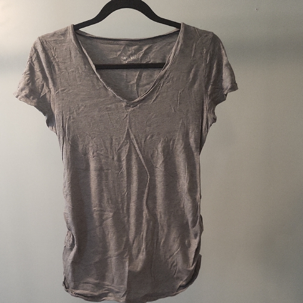 Isabel Maternity by Ingrid & Isabel Gray Fitted Short Sleeve Tee